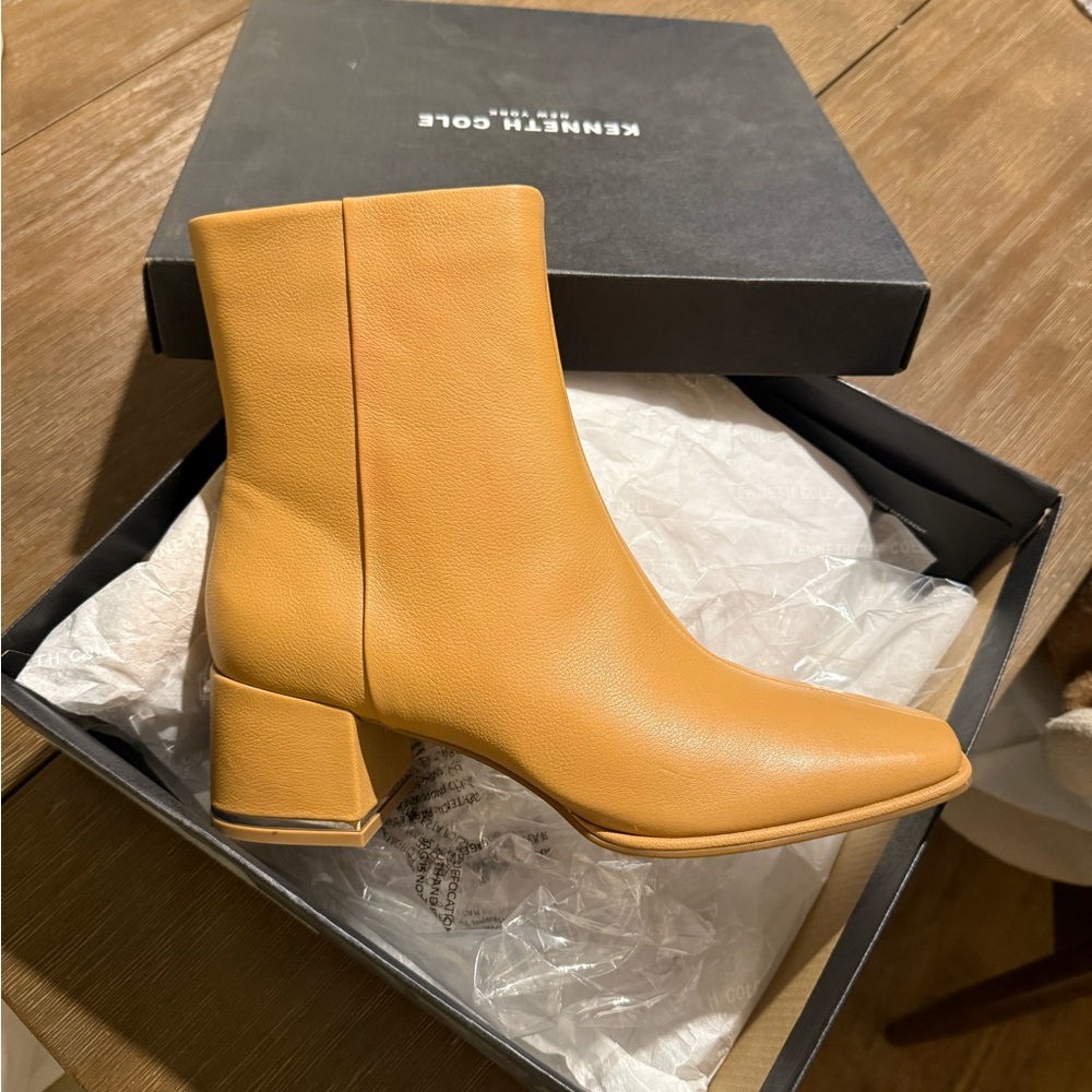 Kenneth Cole Women's Camel Heeled Boots